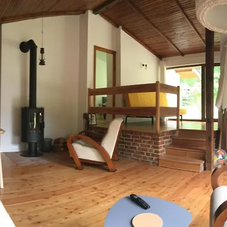 Majkowka Ferienhaus Lakie (Bytow)